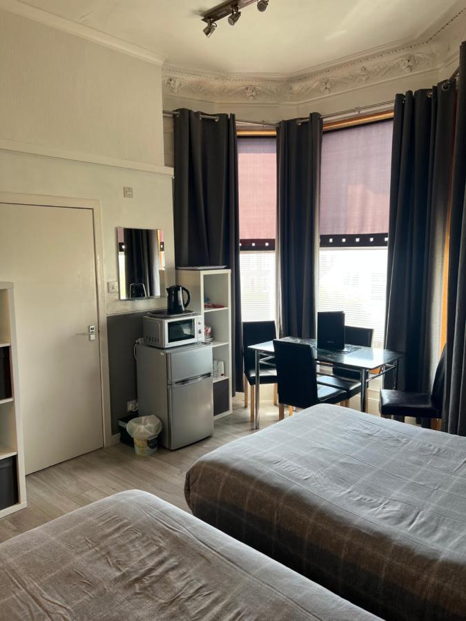 Mccoinnich Rooms Данди Экстерьер фото