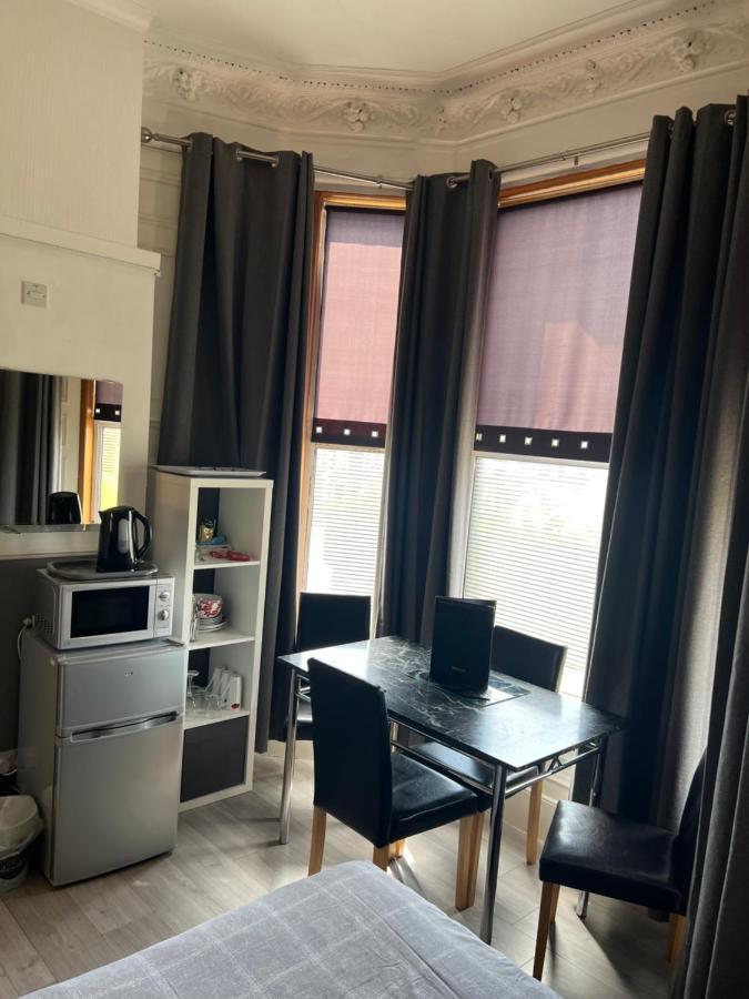 Mccoinnich Rooms Данди Экстерьер фото